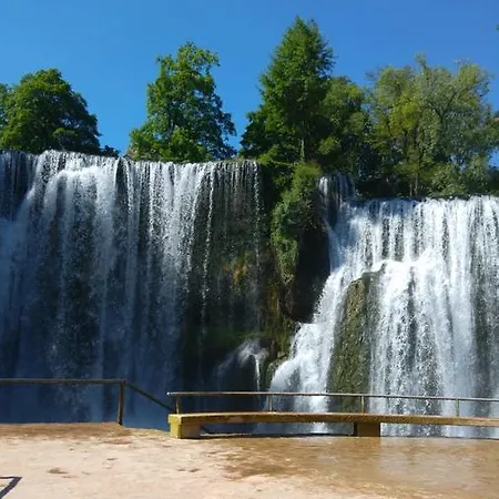 Vikendica Plivsko Jezero Lodge *