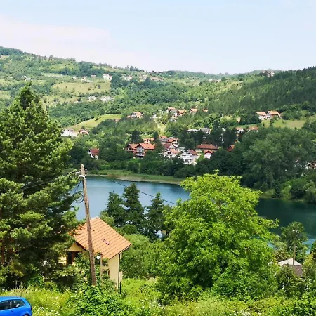 Vikendica Plivsko Jezero Jajce